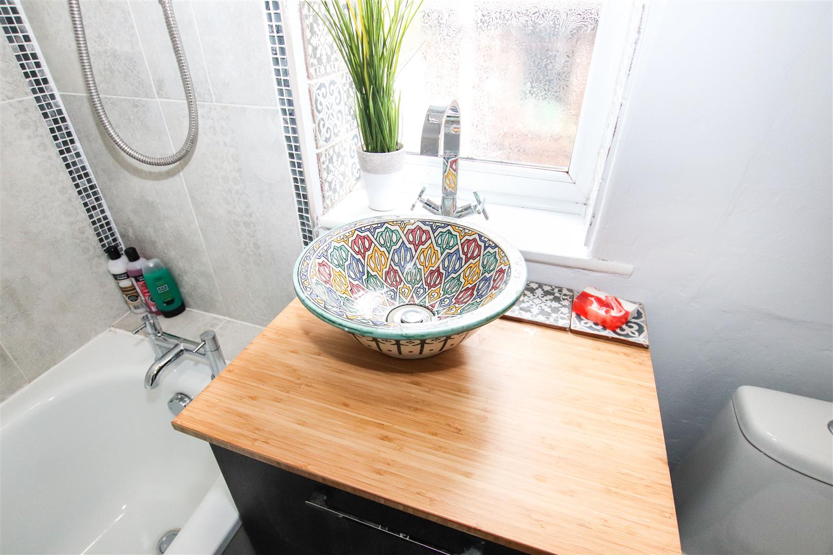 FIRST FLOOR BATHROOM